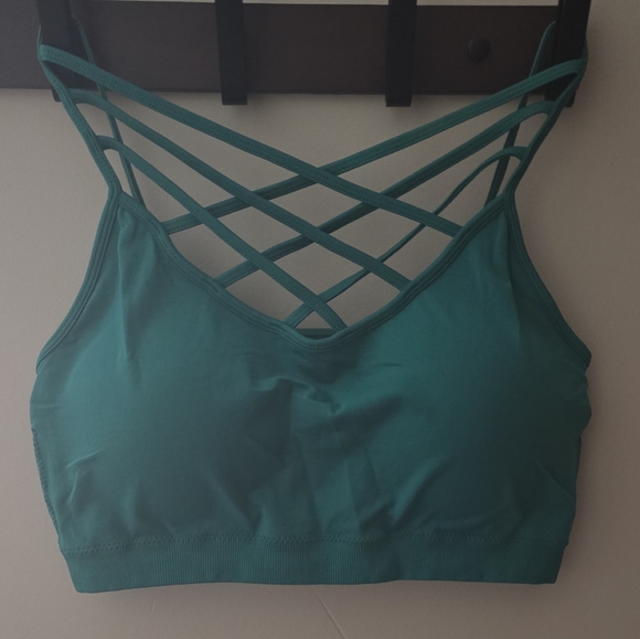 Zenana: NIB, +Size, Seamless Crisscross Front Bra top w/Removable pads, GREEN 💚 - Picture 11 of 12